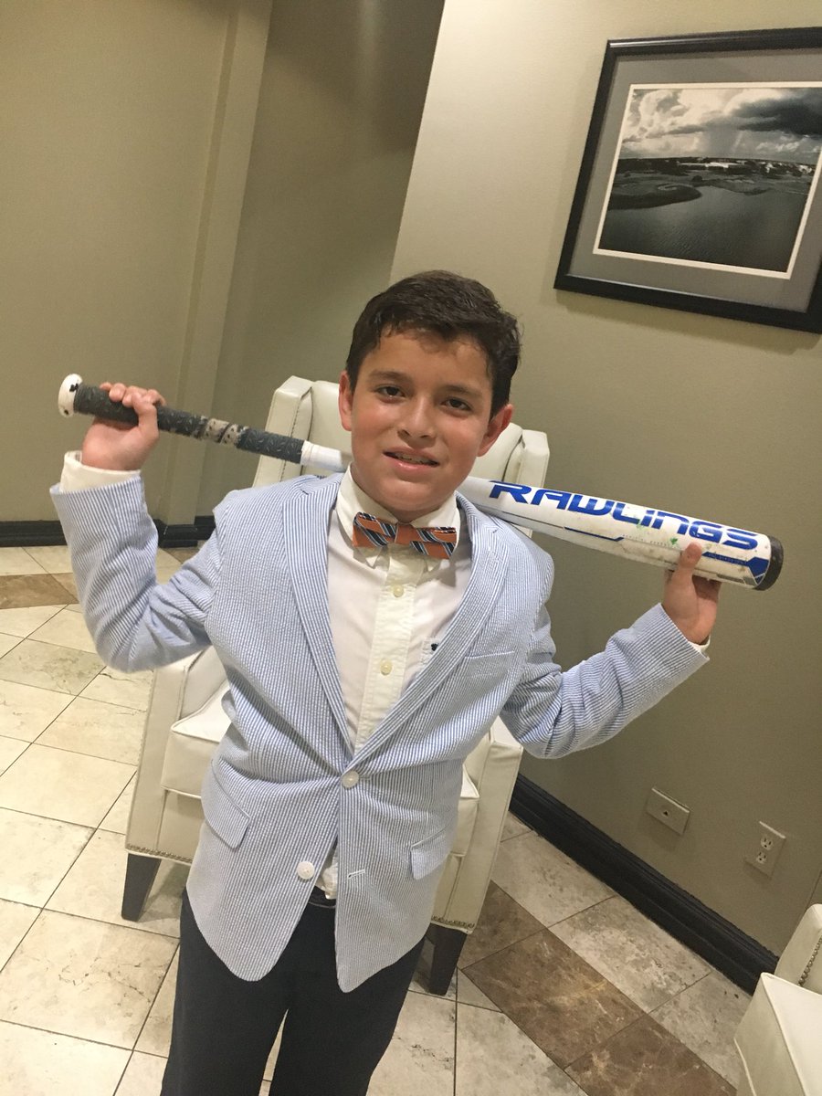 JulioTaboadaj's tweet photo. 5th grade prom ft. Tabgang15 https://t.co/BWVN4G2i2T