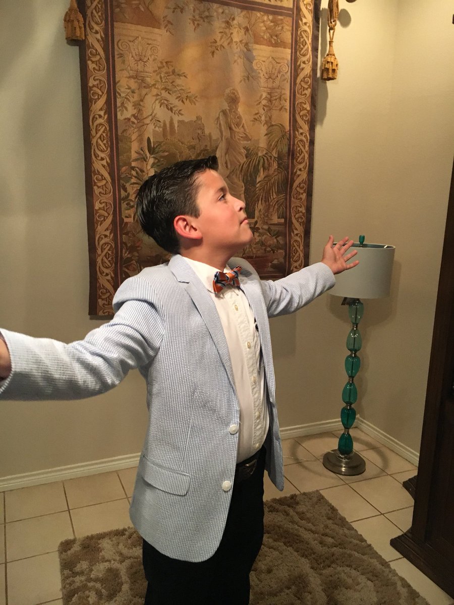 JulioTaboadaj's tweet photo. 5th grade prom ft. Tabgang15 https://t.co/BWVN4G2i2T
