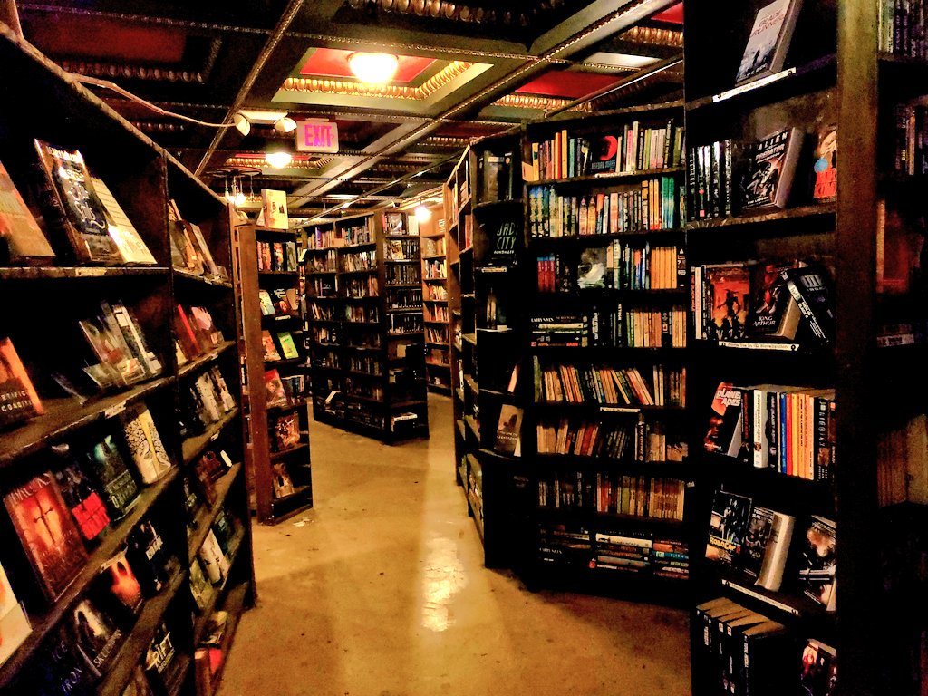 Sindarei777's tweet photo. Went to, "The Last Bookstore" with friends @xoxo_churro @itsmsclaire @seethelight0116
#LA2016
#Vacation2016
#LosAngeles https://t.co/wmc6Vl66xv