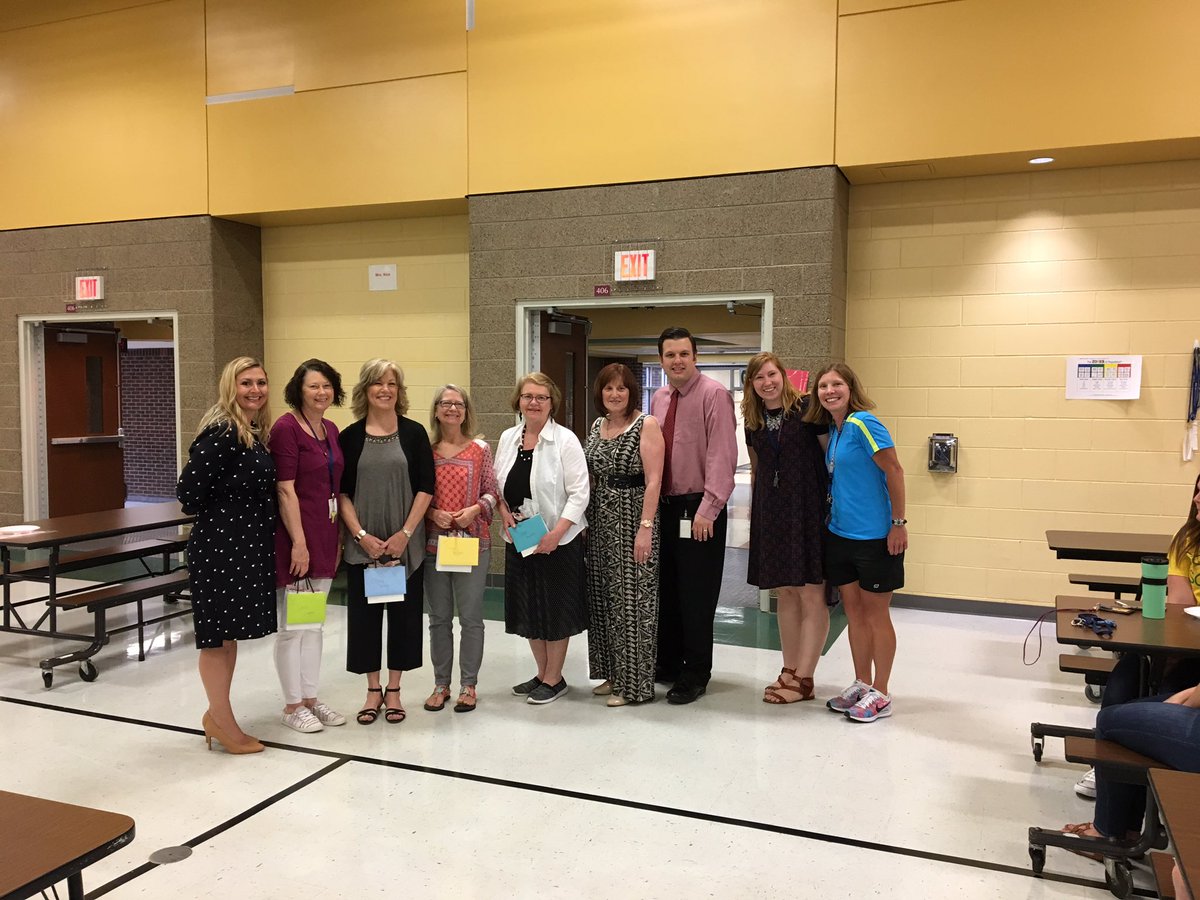 Schilling33C's tweet photo. Congratulations to all the teachers retiring this year at Schilling! We appreciate all that you have done for students over the years! #33cpride #ljspride https://t.co/vmu9qeF6Du