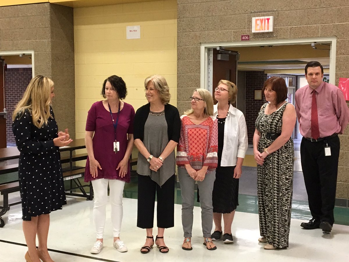 Schilling33C's tweet photo. Congratulations to all the teachers retiring this year at Schilling! We appreciate all that you have done for students over the years! #33cpride #ljspride https://t.co/vmu9qeF6Du
