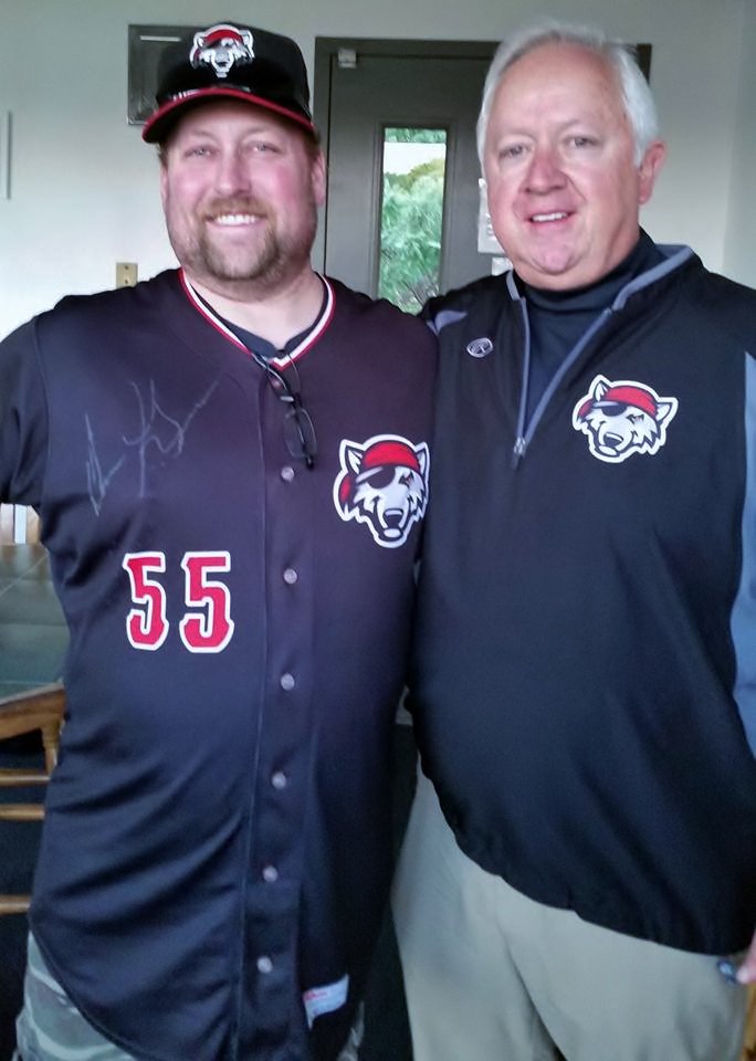 ebrook24's tweet photo. Just want to thank @erie_seawolves owner @FdoAguirreCEO for taking a few minutes to get an updated photo with him tonight at UPMC Park tonight. New pic on left, old one from a couple years back, on the right.#MadeSomeChanges https://t.co/jxY4aFh2TW