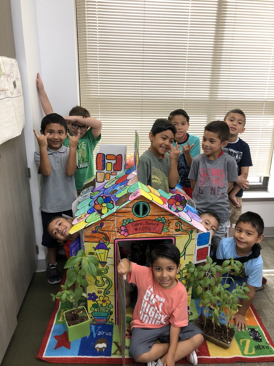 Mrs_Quinteros's tweet photo. We finished coloring and building our playhouse! Just in time for our parents to see @HooverCFISD #ThinkLikeAKidAndHaveFun See our garden? Sunflowers we planted in April! https://t.co/WlthdFuYLc