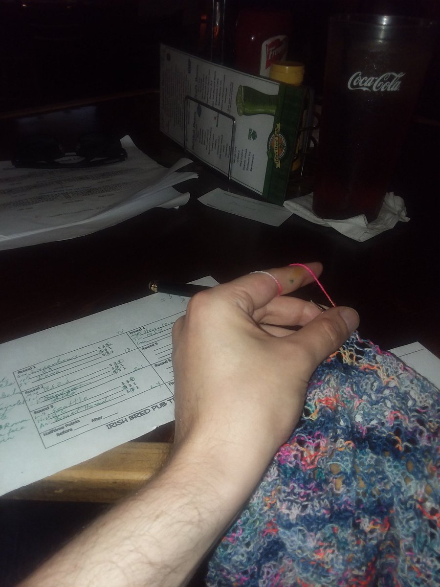 HanStitched1st's tweet photo. Tonight's knitting and trivia. Progress is being made. #knitting #guysthatknit #knittinginpublic #trivia #fountainpen https://t.co/3qJfahhKHR
