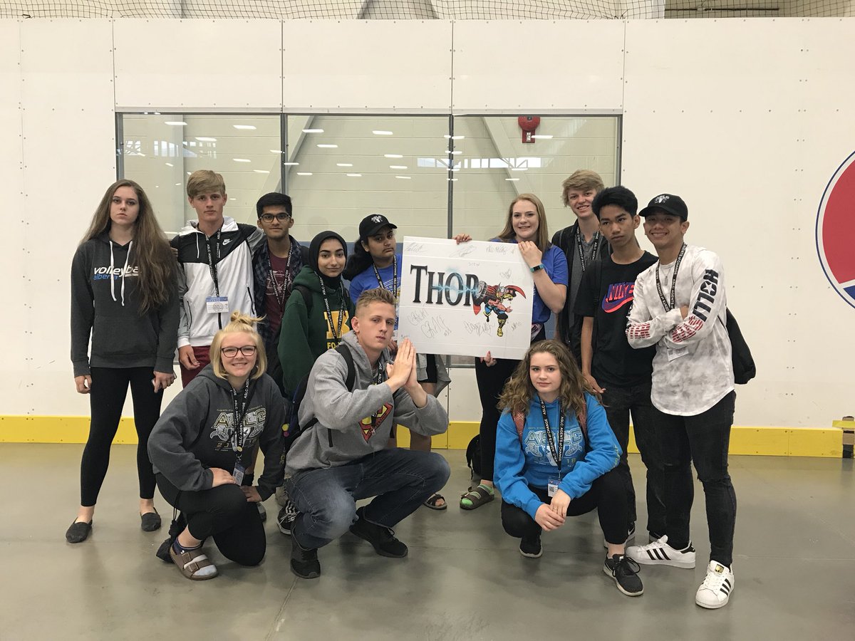 katebmetcalfe's tweet photo. #ASLC2018 was absolutely amazing! It was great to be apart of the planning committee that helped inspire almost 1000 incredible individuals! The Alberta Student Leadership Conference is hot-to-go https://t.co/tSQkbFLu4L