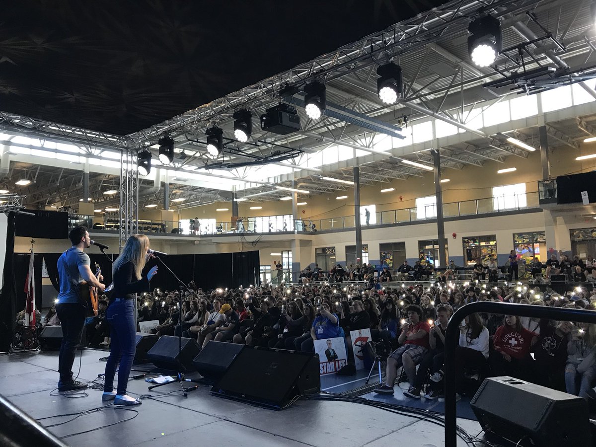 katebmetcalfe's tweet photo. #ASLC2018 was absolutely amazing! It was great to be apart of the planning committee that helped inspire almost 1000 incredible individuals! The Alberta Student Leadership Conference is hot-to-go https://t.co/tSQkbFLu4L