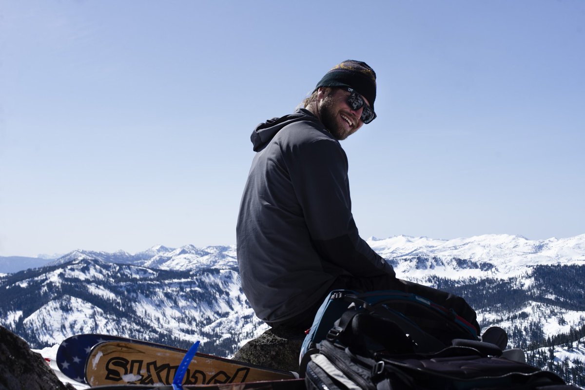 rileybathurst's tweet image. Always stoked to be on top of a mountain @snowledge_co #snowledgeispowder