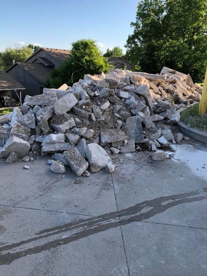 BonkersCoMo's tweet photo. Bonkers fans work on our parking lot started today.  Please be careful as it will be early next week before it is set.  Plenty of parking and a great way to beat this early heat.  Come and see us soon!! https://t.co/t0nAQpi3ZL