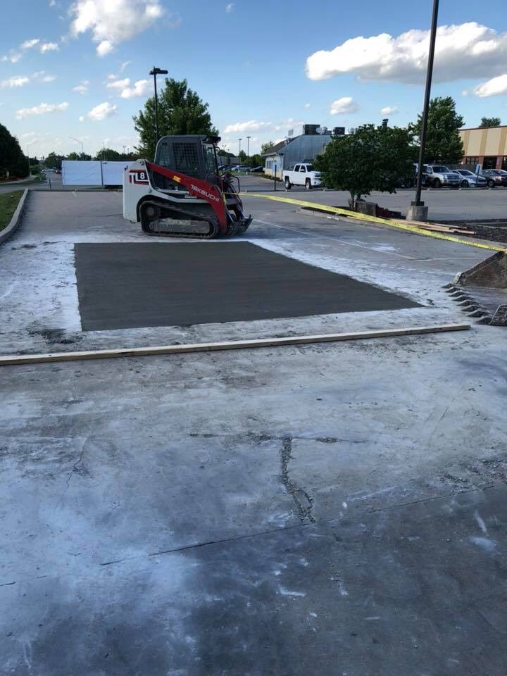 BonkersCoMo's tweet photo. Bonkers fans work on our parking lot started today.  Please be careful as it will be early next week before it is set.  Plenty of parking and a great way to beat this early heat.  Come and see us soon!! https://t.co/t0nAQpi3ZL