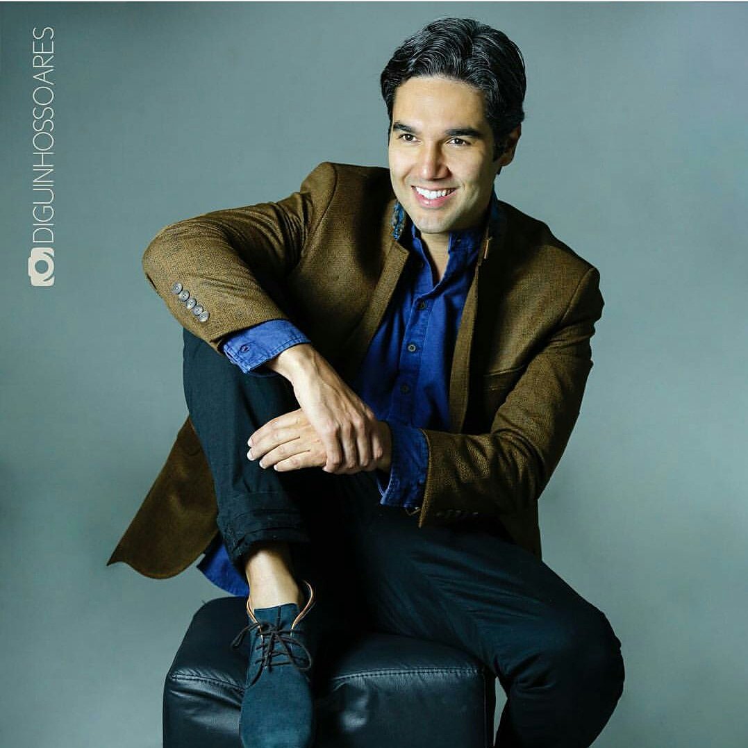 fcatorfesampaio's tweet photo. Editorial de Moda com @fernosampaio com fotos de Rodrigo Soares.

#fernandosampaio #ator #moda #menswear #mensstreetstyle #modacom #edicaodemoda #style #espacojackiebritto #fashionstyle #shooting #editorial #fashionwork https://t.co/FpNIcXQsaZ