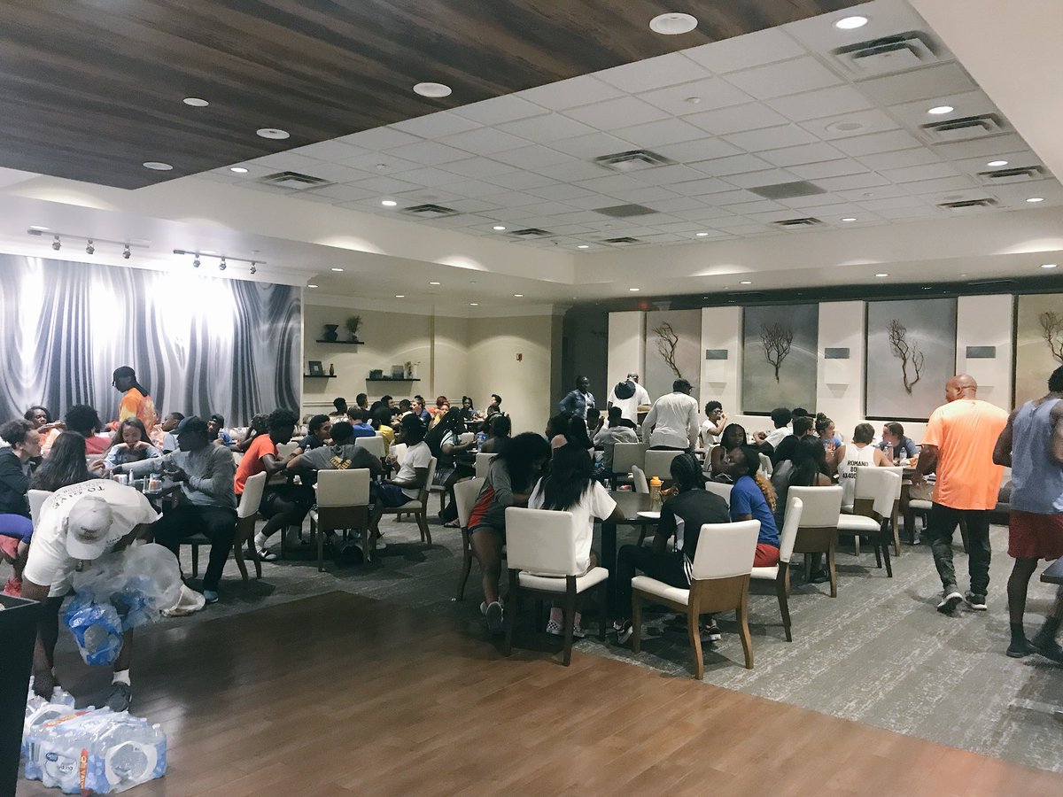 Coach_Rathke's tweet photo. Team Missouri and Team Illinois eating dinner at #GSWTFC in Albuquerque, NM! @jordon_woods21 @camhollman https://t.co/19m9YOapgs