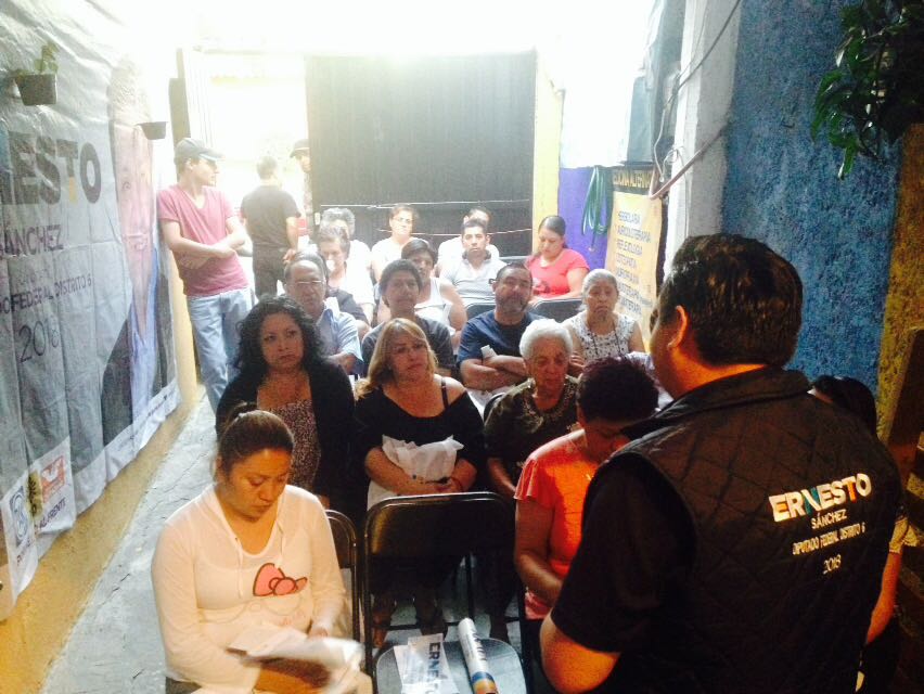 ErnestoSR_MX's tweet photo. Agradezco a mis vecinos de #ÁlvaroObregón por seguirme abriendo las puertas. ¡Desde San Lázaro vamos a trabajar por qué los Obregonenses salgan adelante!

#JuntosxAO #ÁlvaroObregónAlFrente https://t.co/lhElQfvX5I