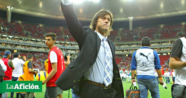 laaficion's tweet photo. ¿Se va Almeyda de Chivas?

El 'Pelado' no irá al Draft de la Liga MX 😨 https://t.co/QamhcDLWtn https://t.co/3FtT3W6iM6