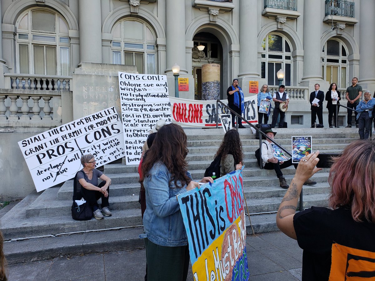 PennieOpal's tweet photo. Press conference before the Berkeley City Council meeting to save the West Berkeley Shellmound. We stand with Ohlone people whose land we live on.
#savetheshellmound #Ohlone #protectberkeleyshellmound #westandtogether https://t.co/vedjWOn58Y