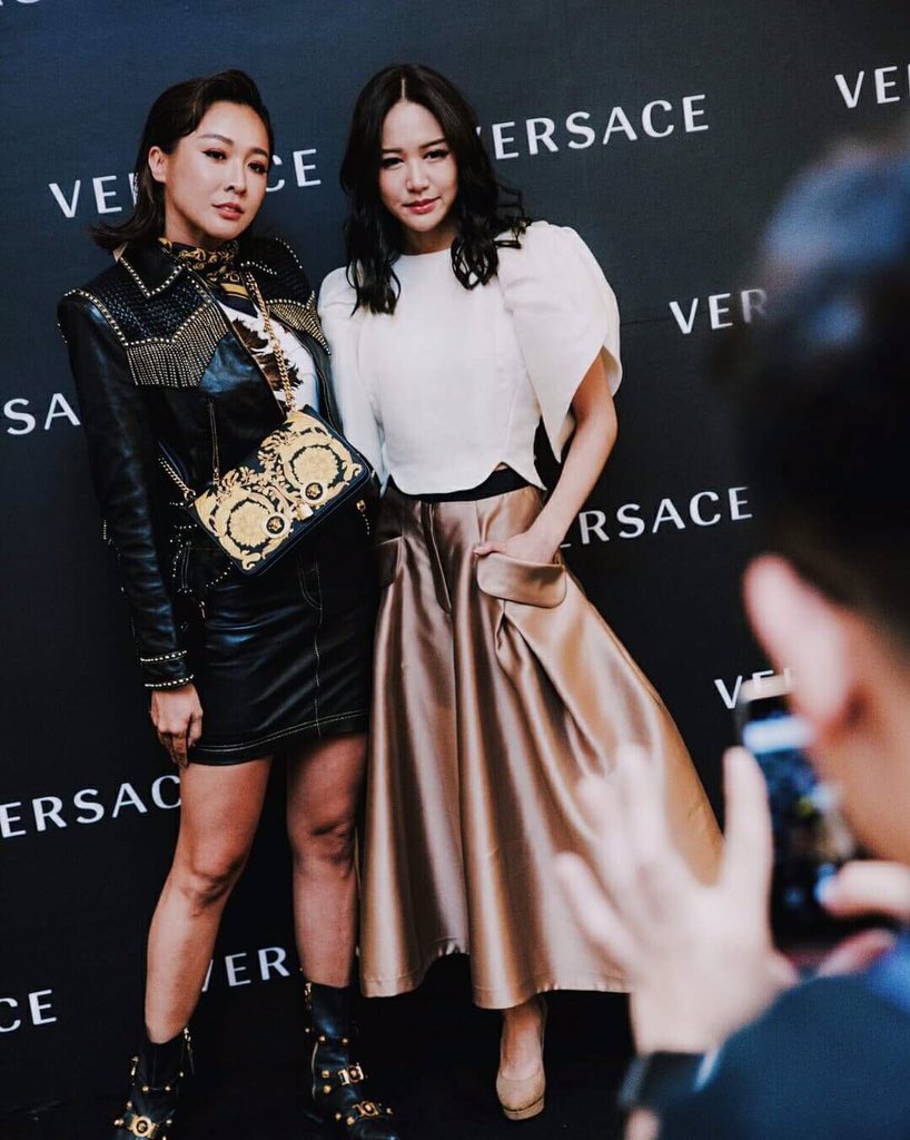 debbiegohdgss's tweet photo. 13/4/2018

#debbiegoh
#吴天瑜

#RepostBy @trishakuck

At @Versace store opening in Suria KLCC last night! 
_
Some photos by @allisamazing 
_
Hair by @derren_sc @zeinphang93 @shawncutlergroup 
Outfit by @khoonhooiofficial 
_
#VersaceKLCC 
#Versace 
#VersaceTribute
#VersaceSS18 https://t.co/u1gPjrkcsq