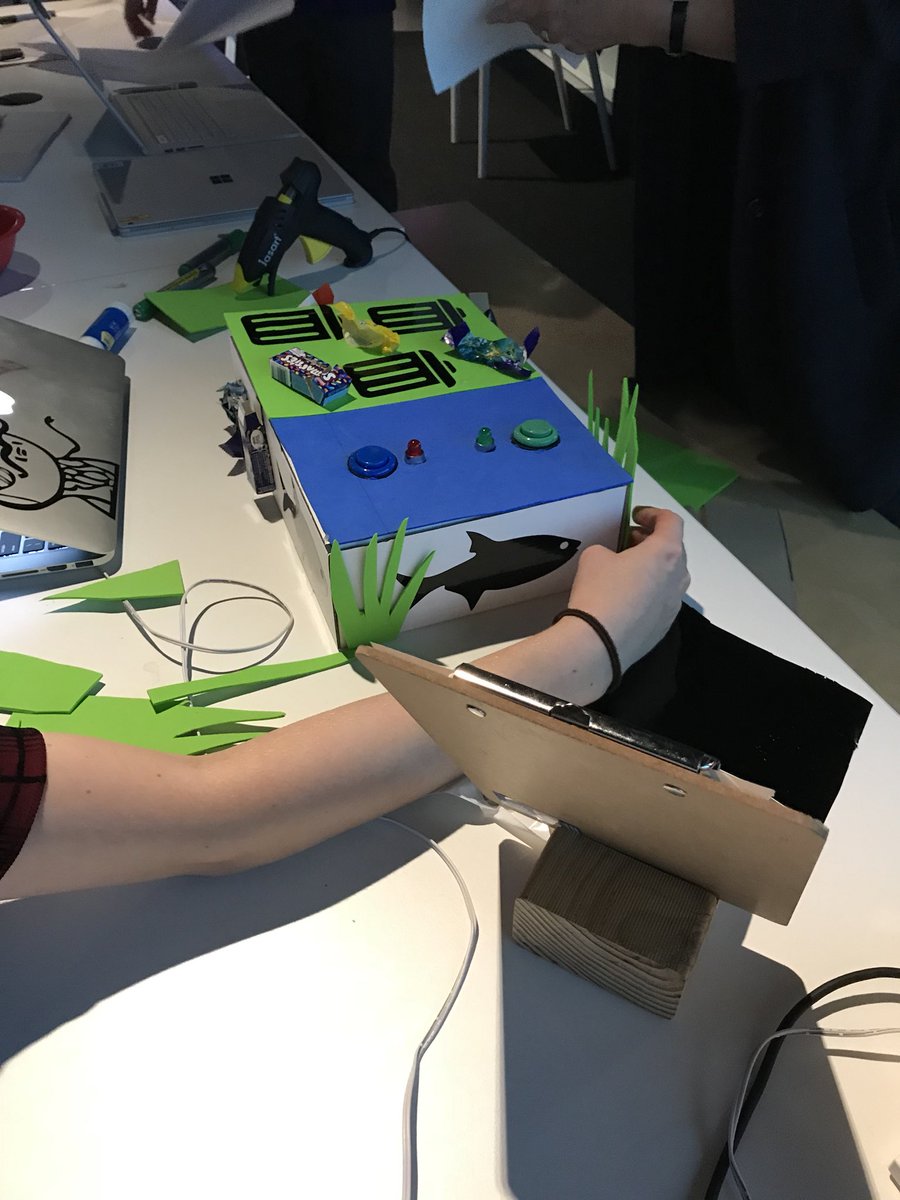 JamesDestined's tweet photo. Young people working on hackathon projects @maasmuseum with #vr and #thinkershield https://t.co/R01YDGI6YC