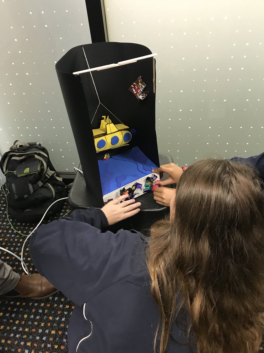 JamesDestined's tweet photo. Young people working on hackathon projects @maasmuseum with #vr and #thinkershield https://t.co/R01YDGI6YC