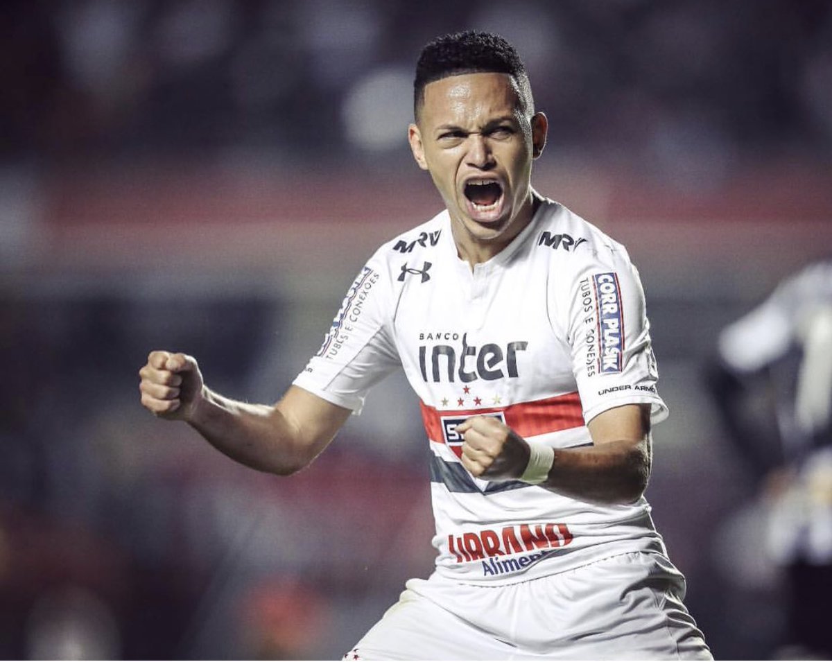 SPFCInfarto's tweet photo. Jogador que chora pra ficar na equipe tem o meu respeito! 🇾🇪 #FicaMarcosGuilherme https://t.co/IlWZDD90P8