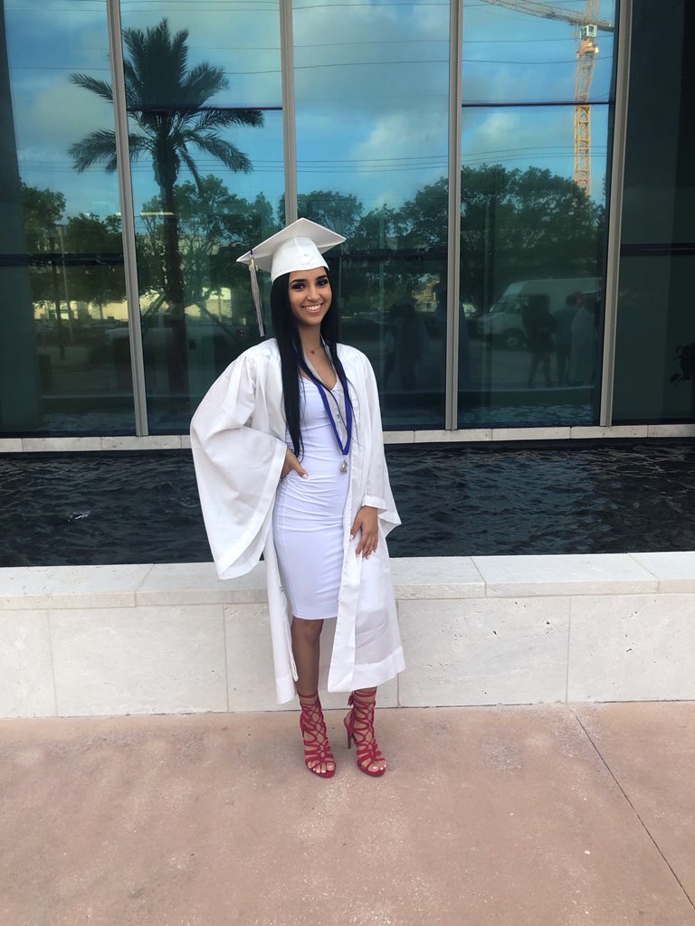 _adrianadiazz's tweet photo. Only going up from here #GRADMODEπ©π»βπ https://t.co/1p1x8saCvW