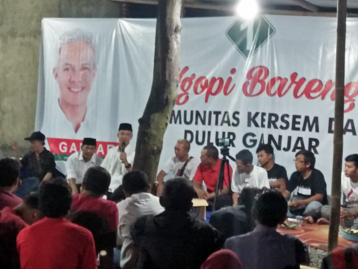 PACPDIPKry's tweet photo. Ngopi Bareng komunitas kersem dan dulur ganjar di procot-slawi-tegal
#KamiGanjarYasin
#NgopiBarengGanjarYasin
#DPCPDIPCilacap
#PACPDIPKry https://t.co/EGmYGGHJgB
