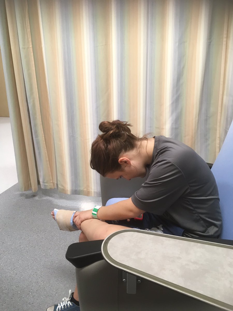 jollygirlv's tweet photo. Chilling with 15b at the Airdrie Urgent Care. #LaxLife #TrainerMom #YouKnowYouWantToBeMe https://t.co/NPPmqkcDB6