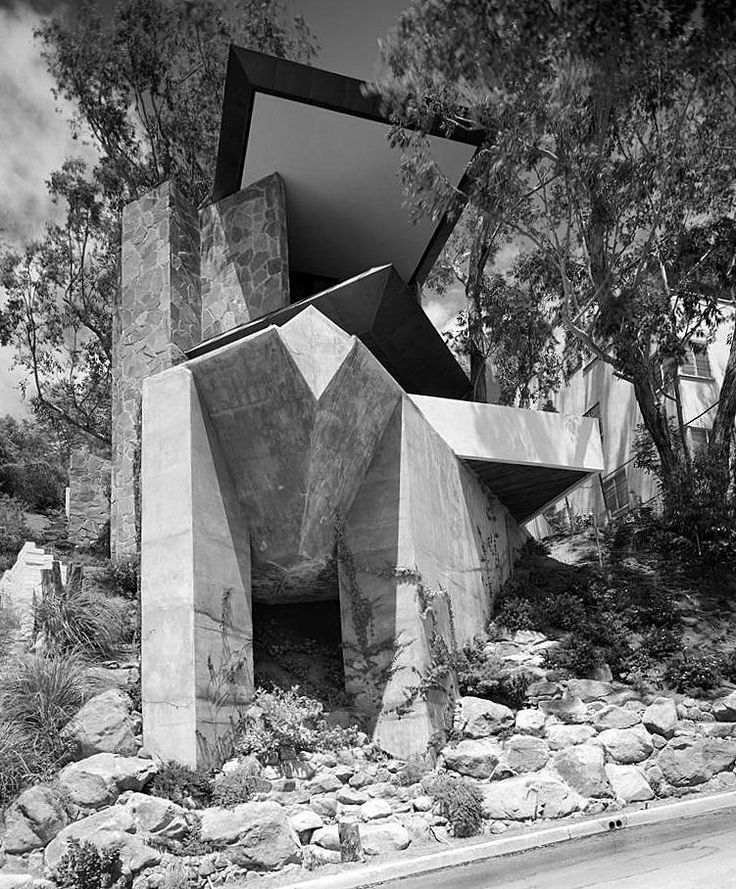 adev27's tweet photo. Just Pinned to Architecture et la ligne - Architecture and Line: Still looks like cutting edge architecture. Wolff House 1961 | Los Angeles, California | John Lautner https://t.co/O1SeUpkh9s https://t.co/cBcQOHaych