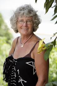 DevBeaty's tweet photo. Bow down to Queen Gillian! Gillian one day will come back, and play a masterful strategic game blindsiding foe after foe while getting no votes the whole game. Gillian will win every indivudal immunity and win 10-0-0. https://t.co/CxNKerKnAv