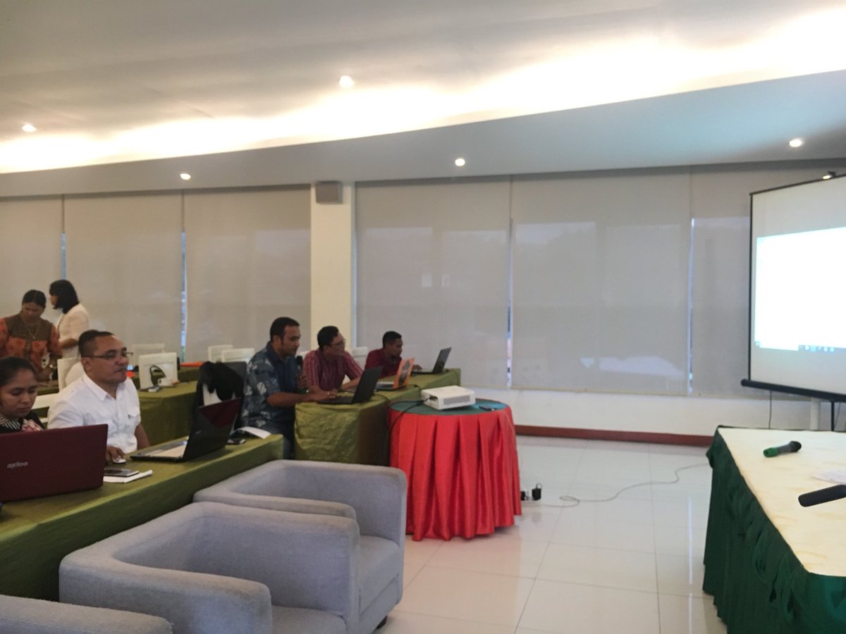 gsc_maluku's tweet photo. Pengenalan Aplikasi MIS versi 2018 oleh Spesialis FMS pada Rakor Provinsi - GSC Maluku 
#Rakorprov @harnowibi @kmngenerasi @EngkoFernic https://t.co/Qeve8RH9td