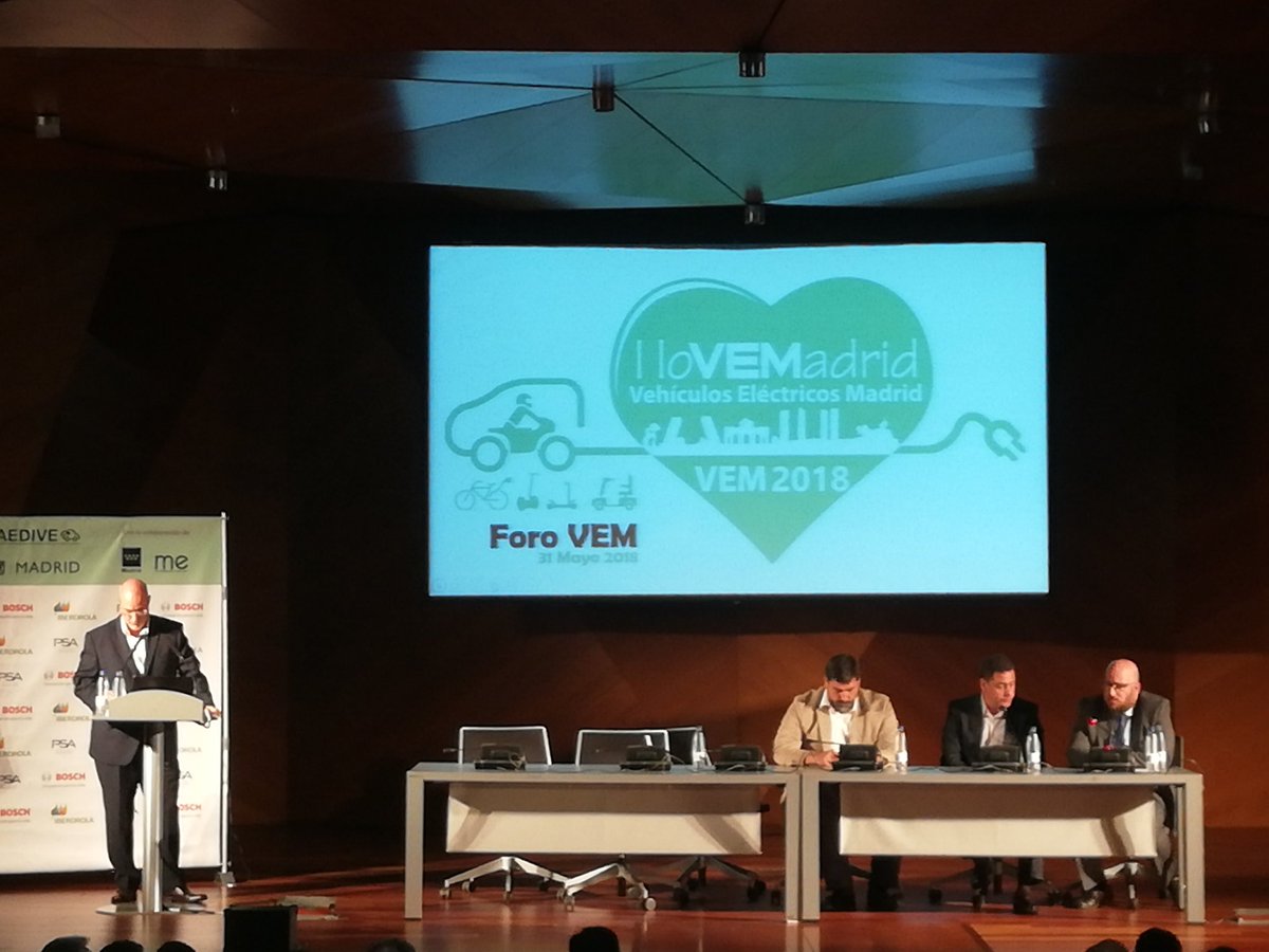 my_recarga's tweet photo. @Feria_VEM @torrotelectric @circutor @GroupePSA Aclarando a la #sociedad la facilidad del proceso de recarga de un #vehículoseléctricos y la universalidad de los #puntosderecarga. #modo3 #modo4 https://t.co/TwfKRq8f7F