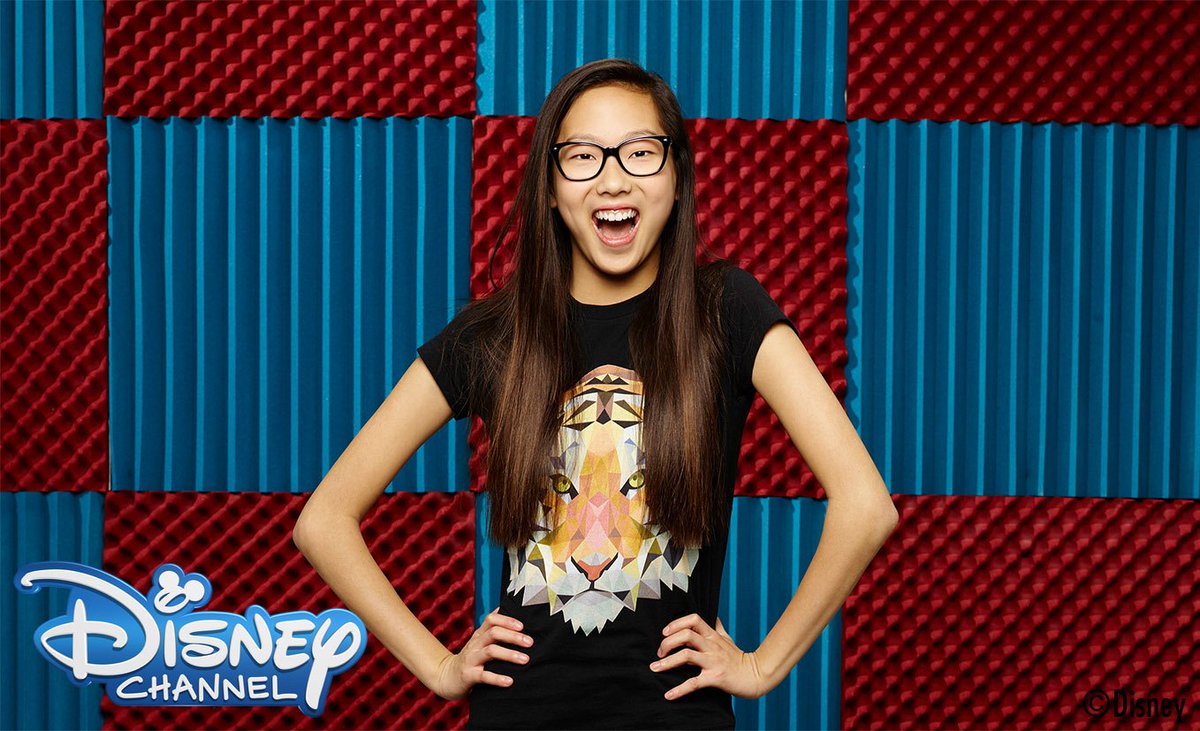 ディズニー チャンネル公式 En Twitter 今日6月2日は マディソン フー16歳のお誕生日 ドラマ やりすぎ配信 ビザードバーク では ネット界の頂点を目指してオモシロ動画を配信する高校生 フランキー役を好演中 今夜19時30分 は新エピソードが登場です