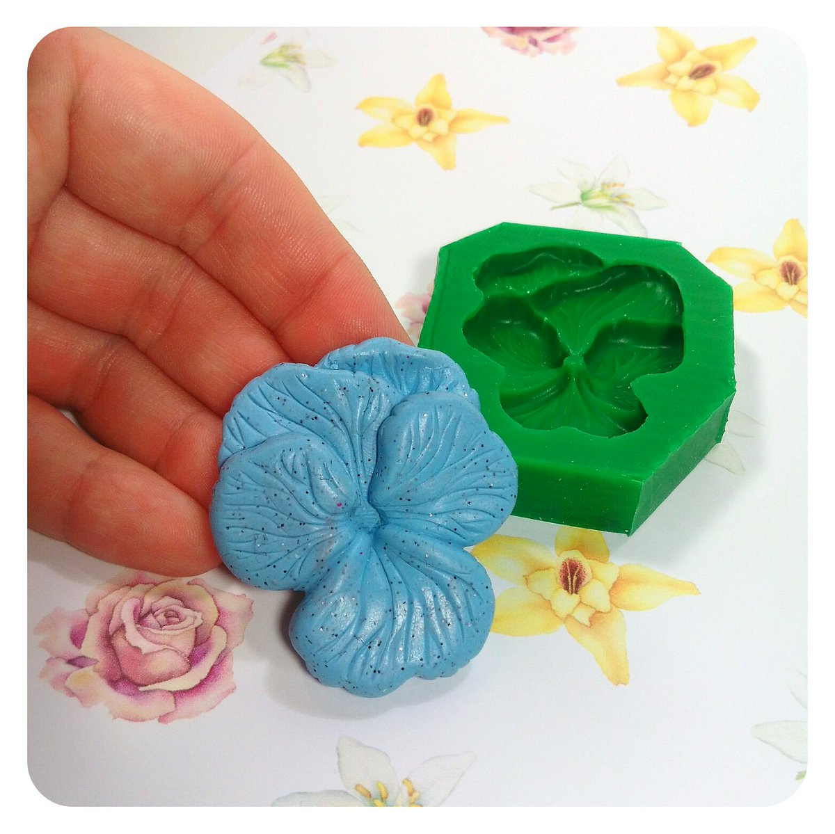 ArtituItaly's tweet photo. Pansy fower mold
Stampo viola del pensiero
Etsy link: https://t.co/mfGvxHFGoz
#stampiinsilicone #siliconemold #siliconemoulds #siliconemolds #silicone #epoxyresin #molds #stampini #flowermolds #handmadesupplies #handmade #fattoamano #bomboniere #gessetti #segnaposto #ceramica https://t.co/DCOwuab3ch