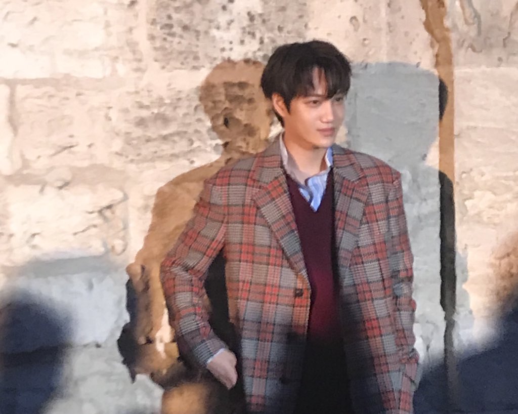 weareoneEXO's tweet image. 프랑스 ‘구찌 2019 크루즈 패션쇼’에서 만난 카이의 매력 넘치고 패셔너블한 모습을 여러분께 공개합니다!

#EXO #KAI #카이 #GUCCI_KAI @gucci