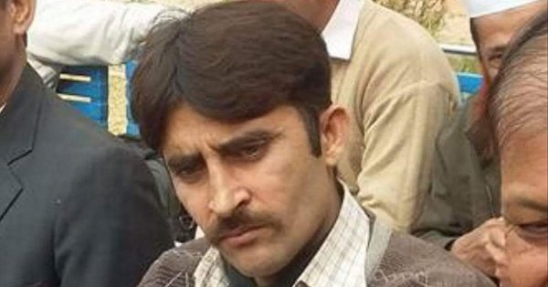 Just look at him from which angle he seems a teacher... Drugs dealers also get appointed as teachers in Pakistan.
Curse on him...
 "bahria college islamabad"