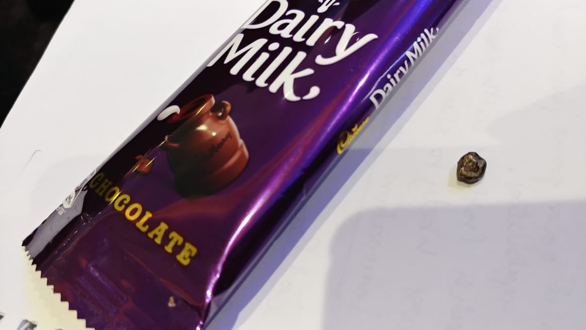 Gaaspoos's tweet image. A piece of metal found in a Cadbury dairy milk! Where exactly are we going with the product quality?!@MDLZ  @DairyMilkIn