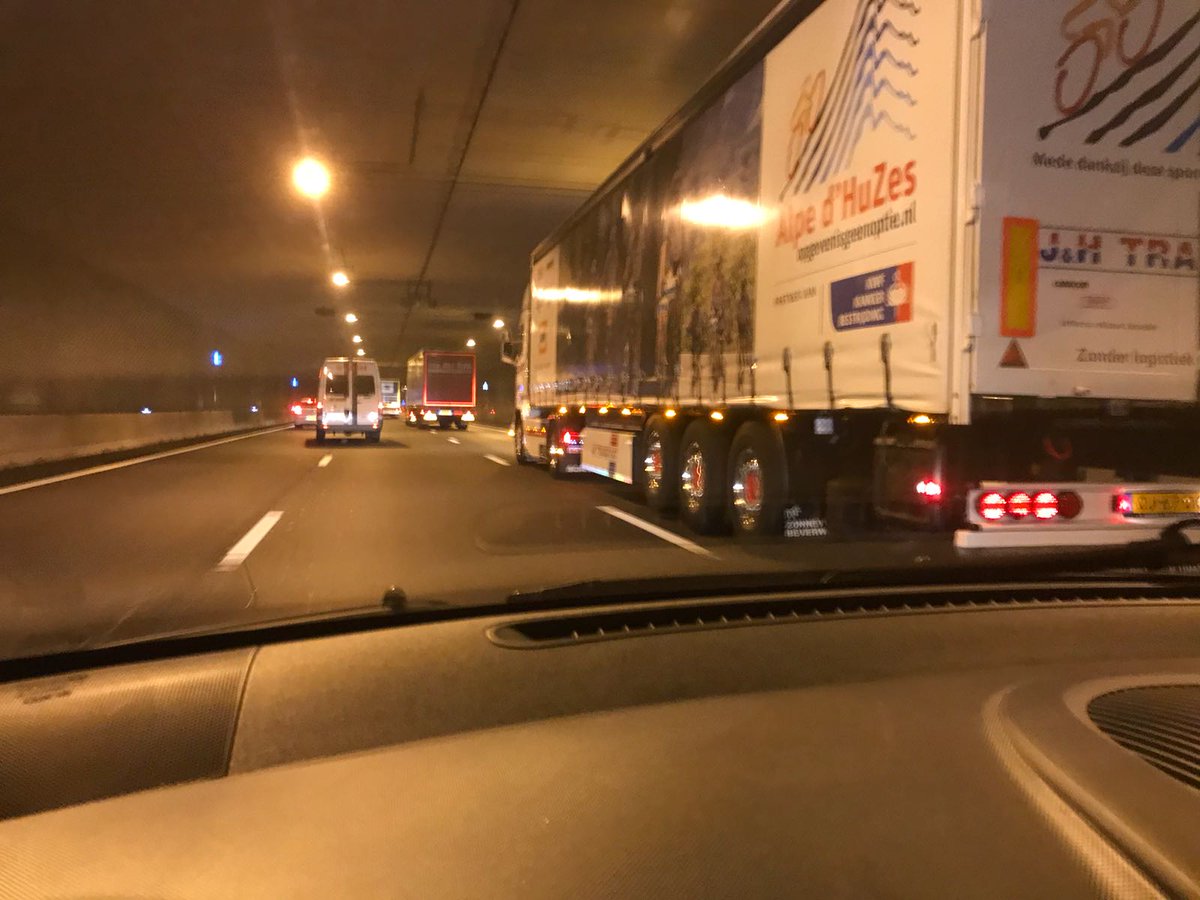 Onze mooie promotietrailer (mede mogelijk gemaakt door @DKV_Benelux en <a href="/CargoControlCo/">CargoControlCompany</a>/<a href="/MarkUringa/">Mark Uringa</a>) onderweg voor <a href="/alpedhuzes/">Alpe d'HuZes</a>!