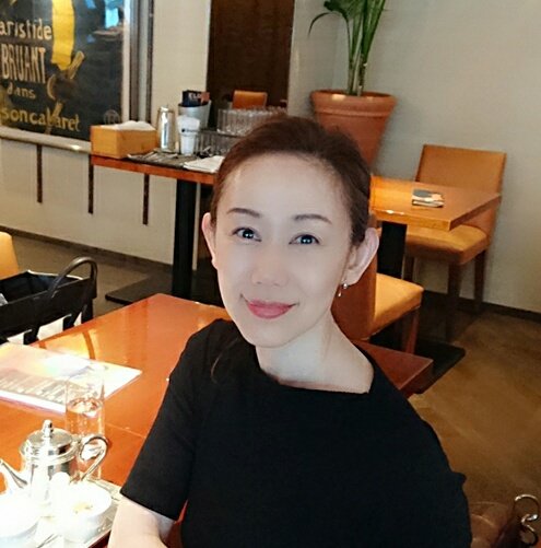 マグノリアホール 今日は 打ち合わせで10月28日 朗読ミュージカル 平みち 紫とも にご出演の紫ともさんにお目にかかりました 優し い気持ちになるひとときでした