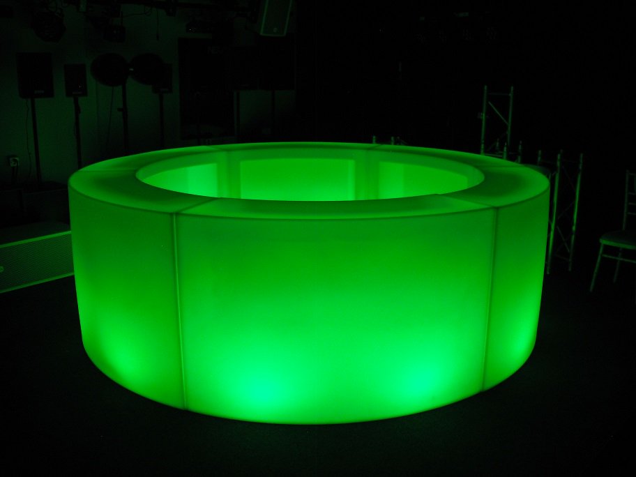 BatminkLtd's tweet image. IP65 Weatherproof LED Illuminated Bars and Bar Display shelves - New stock has arrived! These bars and display shelves are in high demand, so get hold of yours to avoid disappointment.  Ideal for outdoor and indoor events &amp;amp; parties #lumaform #ledbars #illuminatedbars #glowbars