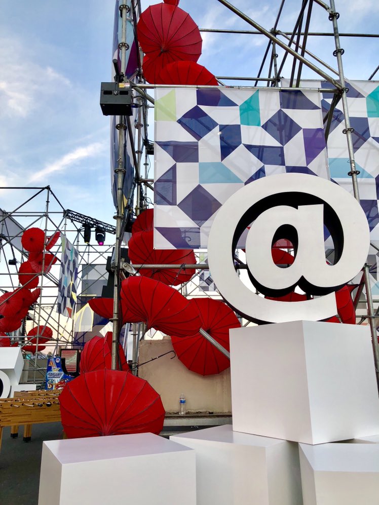 EventLabLLC's tweet image. Our “Play” Lounge was a hit at the Adobe Bash. We love producing interactive spaces and eye catching decor for our clients and attendees!