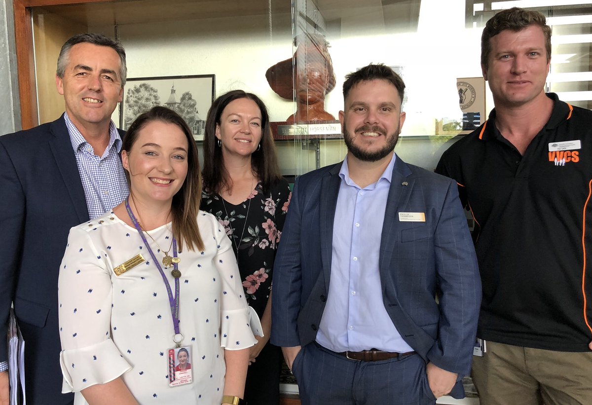 OpenArmsSupport's tweet photo. A united front, putting veterans and their families first 
@DarrenChesterMp @DVAAus @DefenceFamilies @DCO_AusDefence
@P_Thompson88 https://t.co/T89xqTpBv7