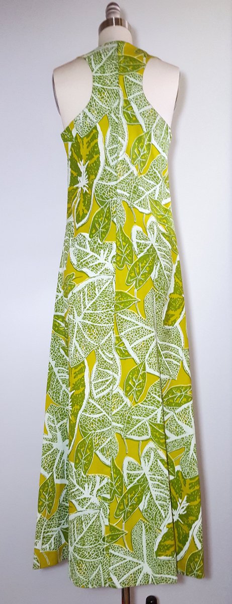 RetrouvBiz's tweet photo. Island dreaming | 1960s Caribbean maxi dress | 60s batik dress https://t.co/Tuqtb6kMKE #MyNewTag #vintage #retrouverbiz #BatikDress https://t.co/t3npHWZ8Dp