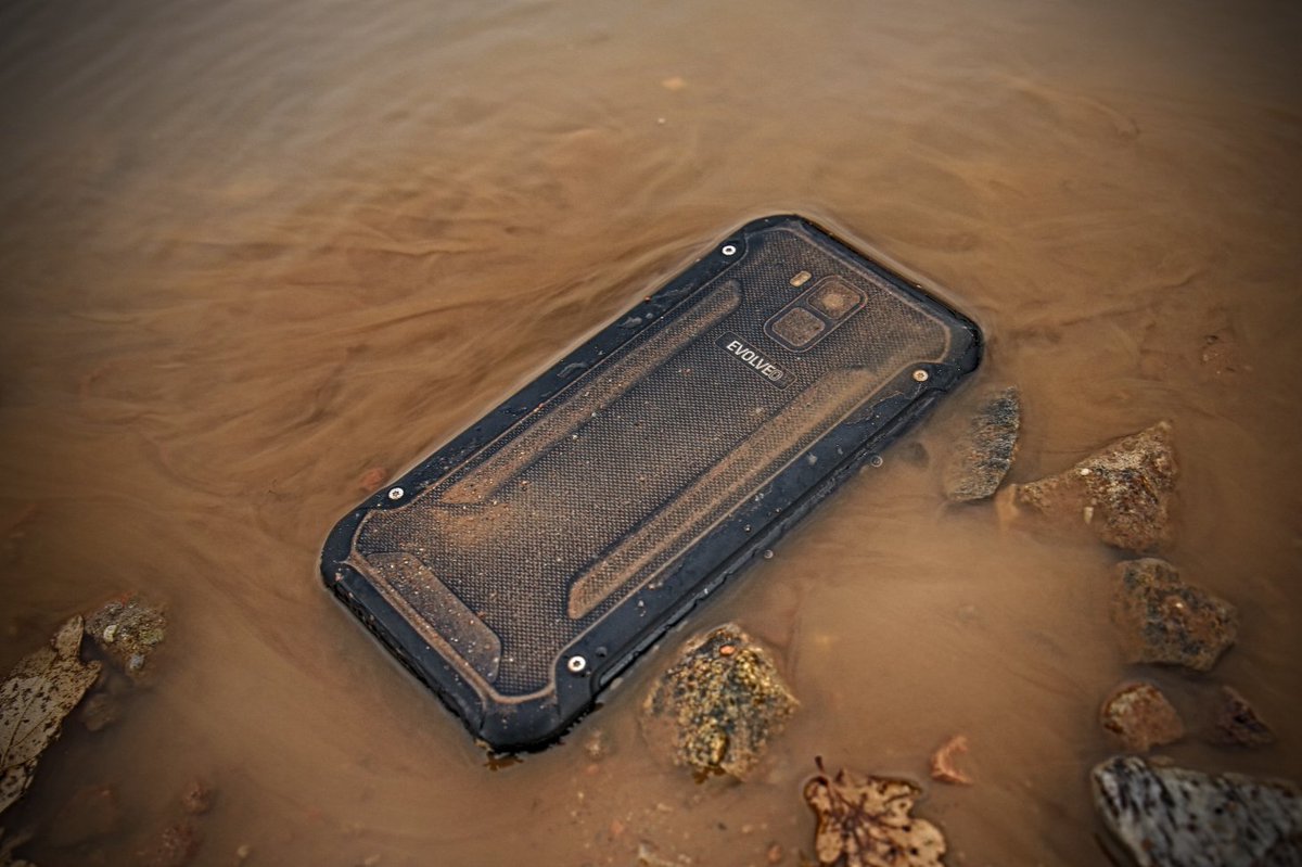 EVOLVEO STRONGPHONE G8 
Ус доргионы IP68 хамгаалалт, MIL-STD-810G: 2008 цэргийн стандарт, 4G/LTE 2 сим карттай, 4 GB RAM, 64 GB , 3 000 mAh баттерей (хурдан цэнэглэгдэх), Android 7.0, 20 мегапиксел камер, хурууны хээ 
Үнэ: 945'000₮
Утас: 88831616, 99149307
#evolveo_mongolia