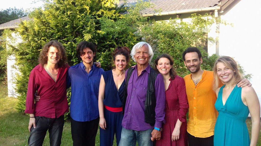 FoolsCap_T's tweet photo. End of our residence at Odin Teatret. Thanks Eugenio Barba #timingpiece #artistresidency #danishartsfoundation @ECF_tweets #steptravel @FoolsCap_T #movementtheatre https://t.co/Iw00rg2VUd