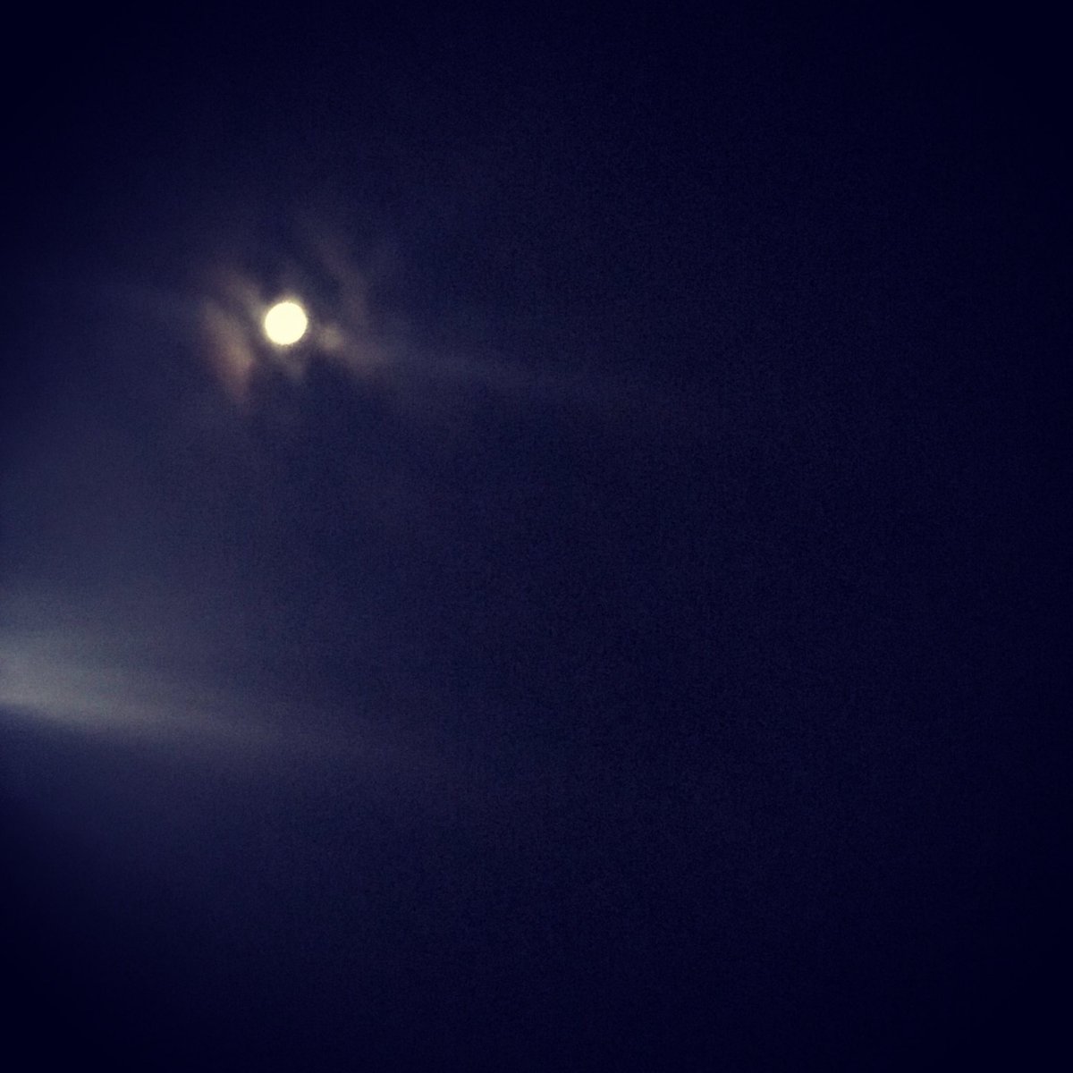 FavoredJessica's tweet image. Full moon vibes✨
