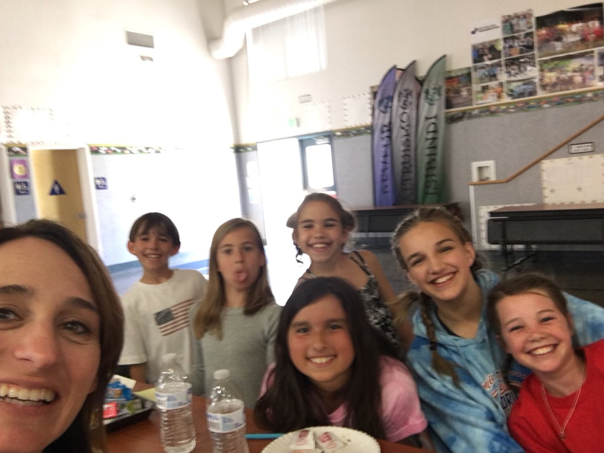 Roberts3rdgrade's tweet photo. Lucky me got to enjoy lunch today with these amazing kids as one of their Jog-a-Thon awards. Lots of laughs with this group. #RCSDchampions @rcsdstoneridge https://t.co/Lli3RIEFbn