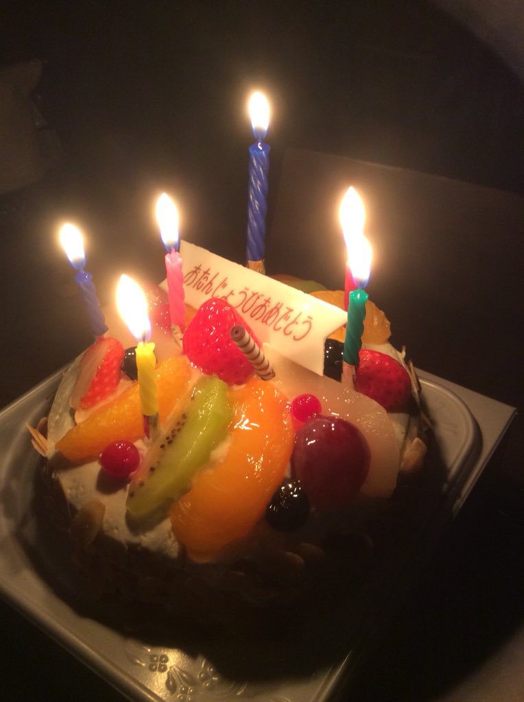 kongouji093's tweet photo. 小学生参加講演で「世に『思い知られよ己が身の誕生の日は母苦難の日』なる言葉が。当たり前の様に誕生日は当人を祝う日と。が、よくよく考えたらかつて母親が、人によっては命を懸けて産んでくれた日。なれば、産んで育ててくれた母親、父親に対し、改めて感謝の意を表す日とするが本来の」と。 #誕生 https://t.co/sr2qNwnb8x