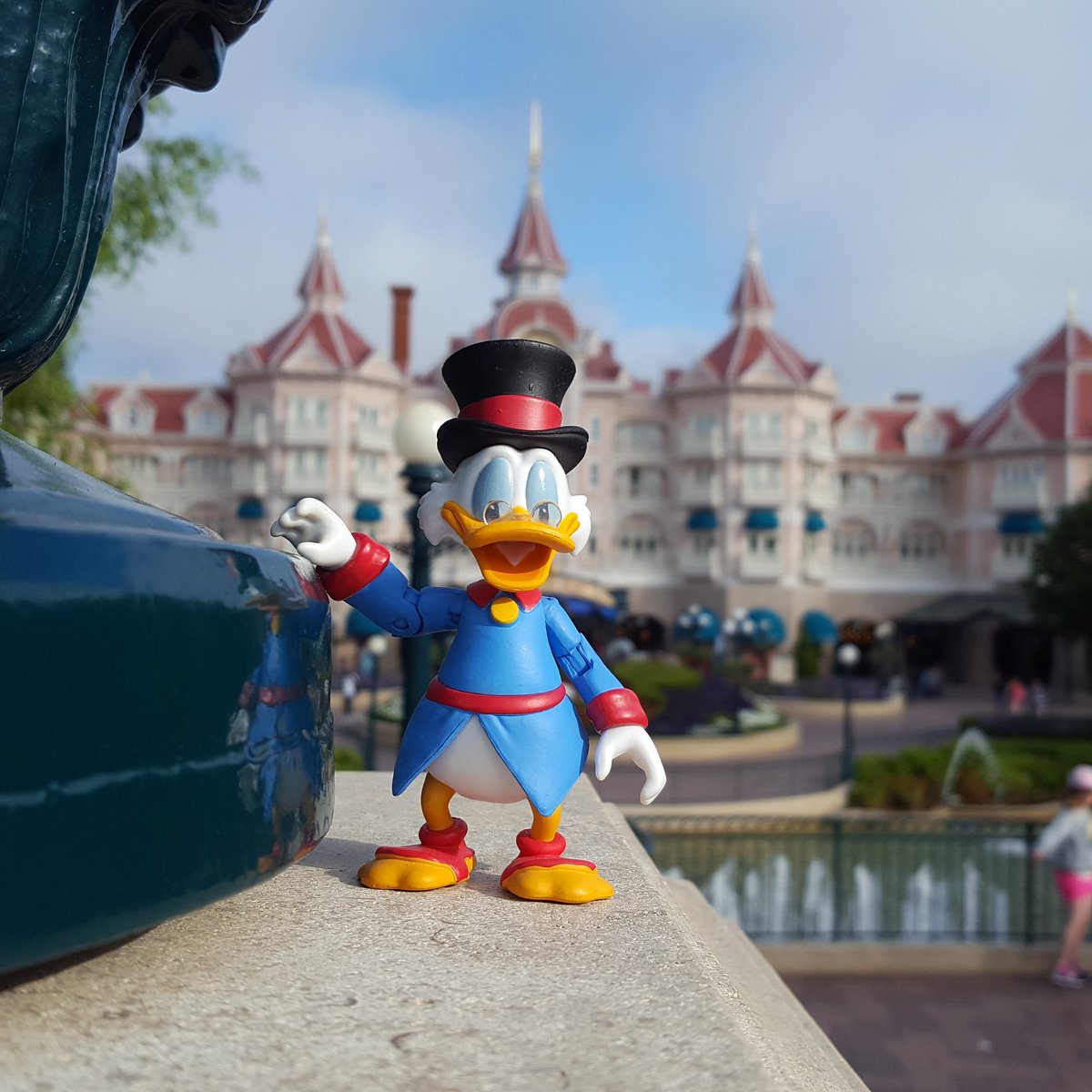 FulguroPop's tweet photo. "chewie, we're home"
#wrongquote #disneyland #DisneylandParis @DisneylandParis @OriginalFunko https://t.co/hJGVhyQk43