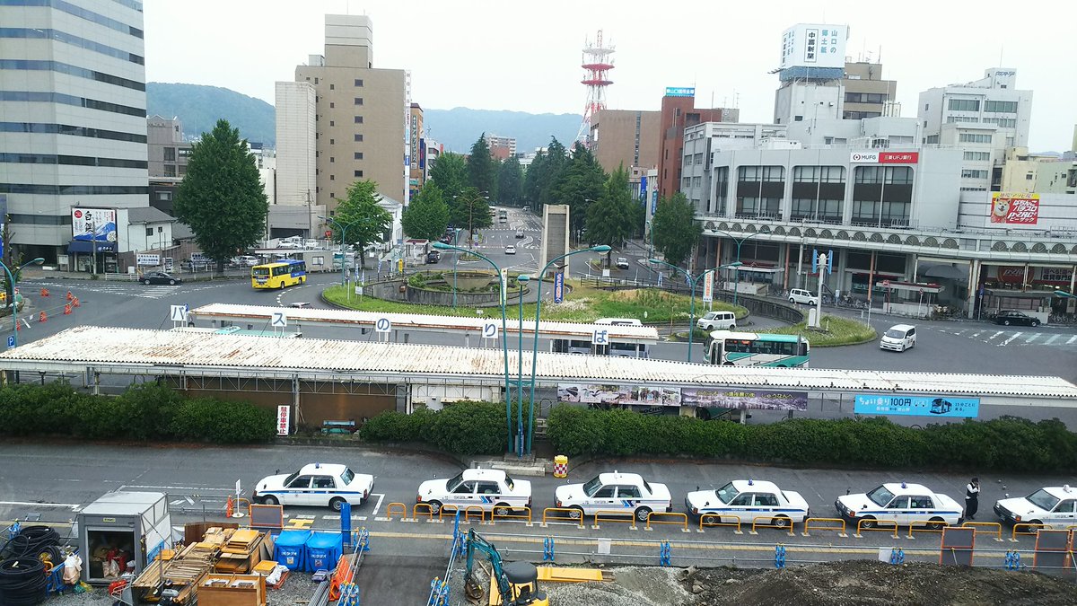 けんたろう على تويتر これぞ山口県の駅前とも言うべき徳山駅前 の広 いロータリーと これまた広 い目抜通り 山口県の工業都市として栄えたまちの歴史を感じます 周南市では駅ビルの建設に引き続き 駅前広場の再整備を進める計画です