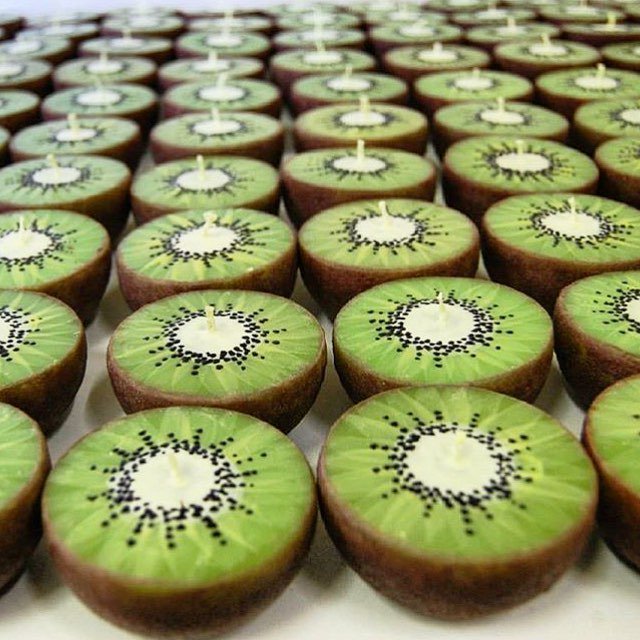 Give your home some tropical vibes. Fresh kiwi candles are ready for you!  Available from Etsy seller @lesscandles #etsy #etsyorganizedneatly ift.tt/2sukPIh