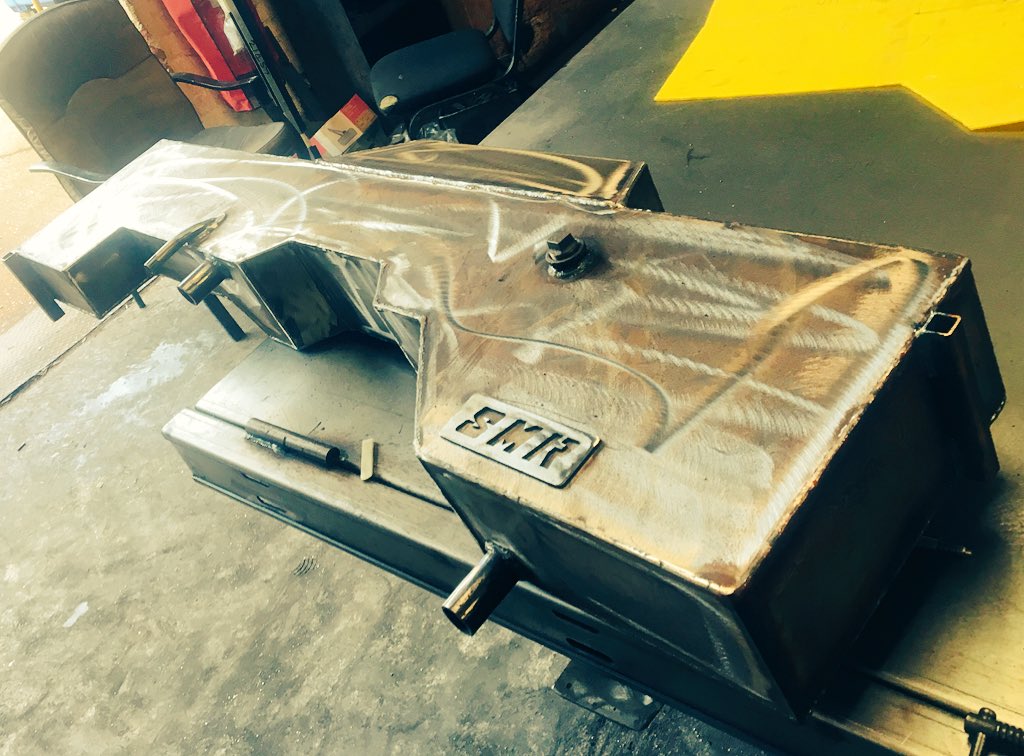 The latest frogeye water tank I’ve done now all ready for its owner 💦#smr