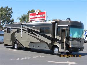 coachshareusa's tweet photo. This coach can sleep up to 8 people with its comfortable queen bed, 2 pull out sofa sleepers and the dinette booth that converts into a sleeping area! Plus this rig is equipped with 7 seat belts for safer travel.

https://t.co/DkI4lhfBiD https://t.co/Y6OtnbwjpS